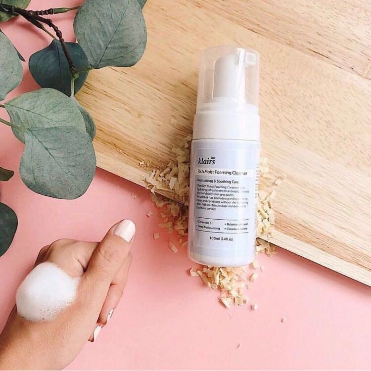 Rich Moist Foaming Cleanser - Image 4