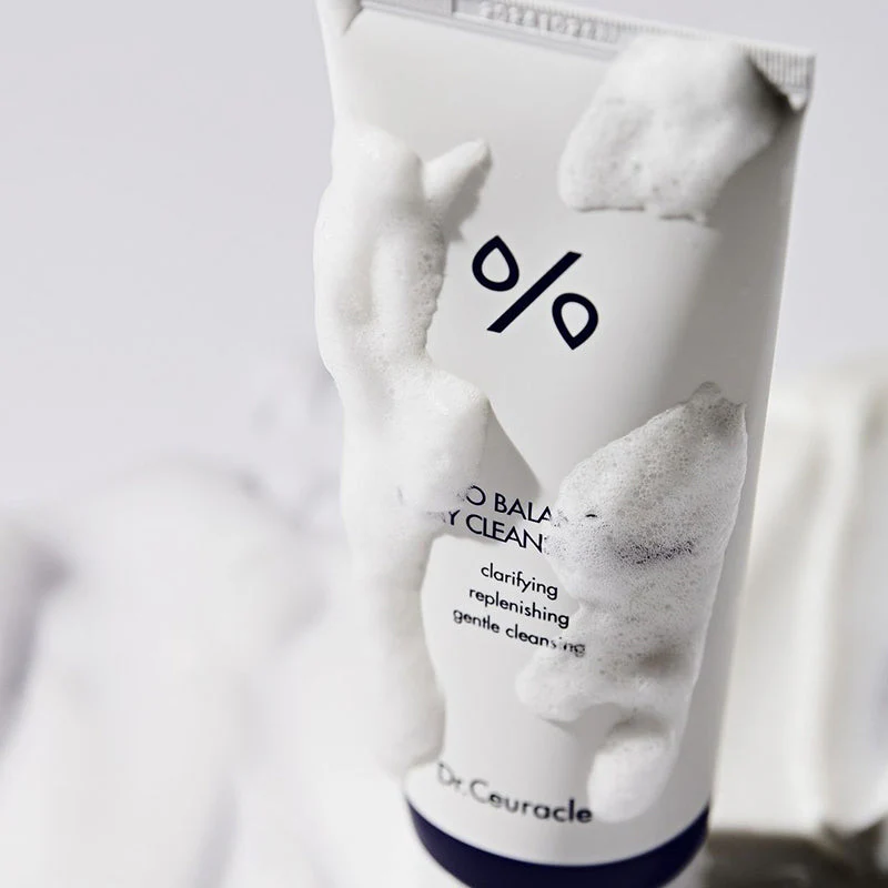 Pro Balance Creamy Cleansing Foam - Image 3