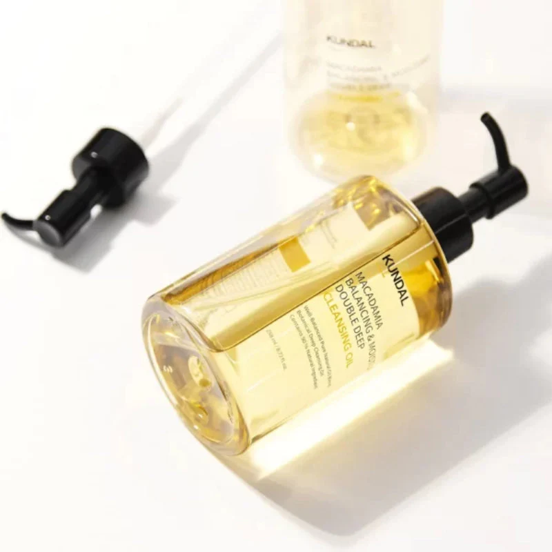 Macadamia Balancing & Moisture Double Deep Cleansing Oil - Image 2