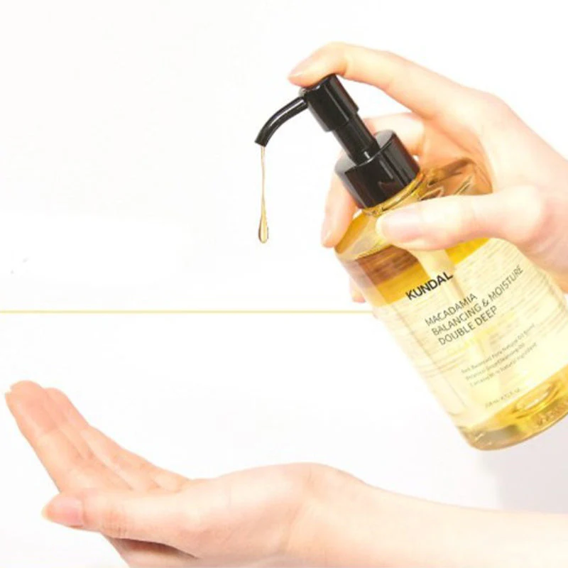 Macadamia Balancing & Moisture Double Deep Cleansing Oil - Image 3