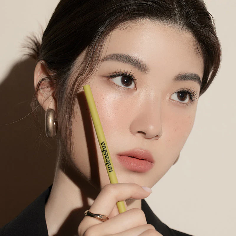 Shaper Defining Eyebrow Pencil - Image 9